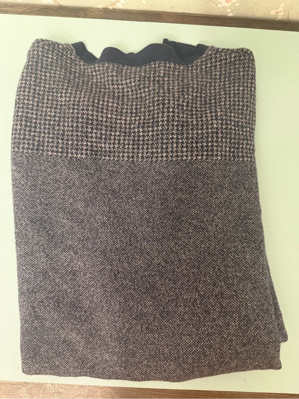 Banana Republic Heathered Navy V-Neck Sweater